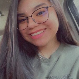 Meet your Posher, Corina